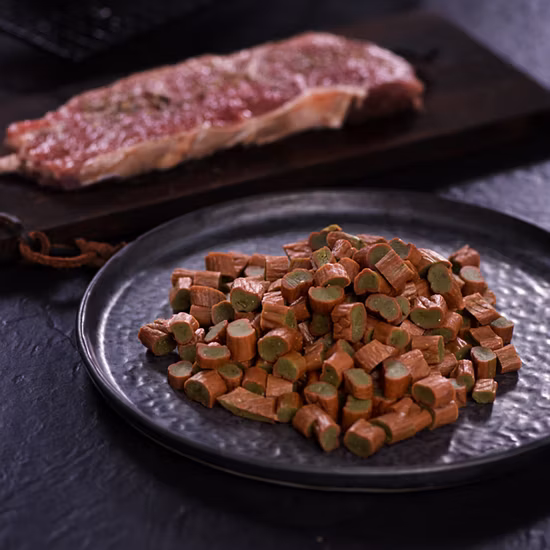 Pet Snacks Beef Spirulina Sandwich Fruit Pet Snacks OEM Processing Freeze-Dried Snacks Bonus Beef Chips